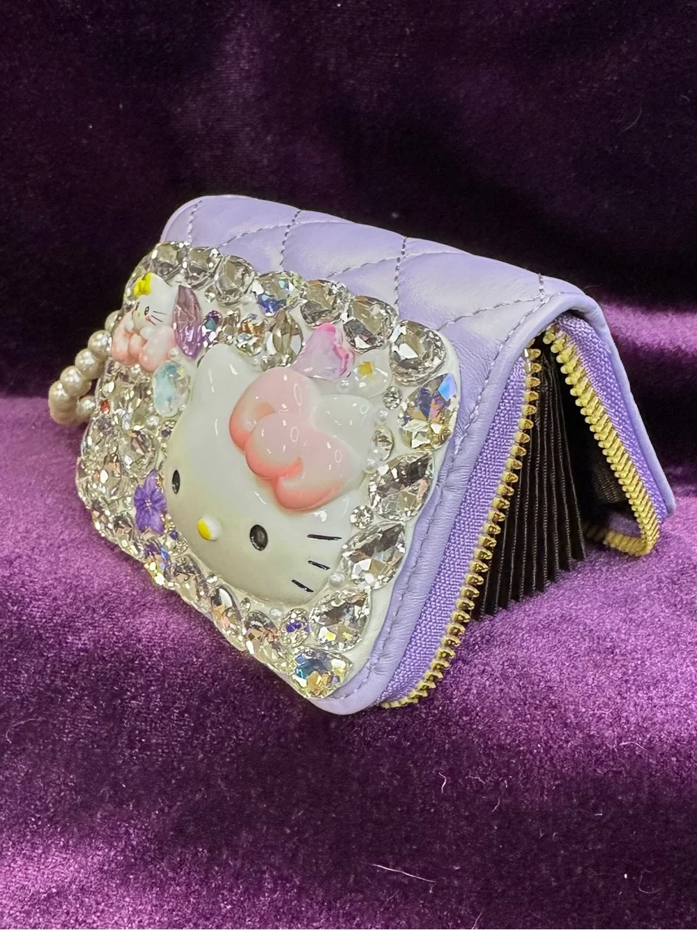 crystal Hello Kitty sparkle zip pouch + pearl wristlet 🐥